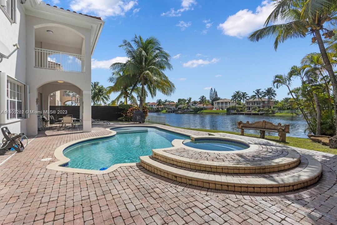 Recently Sold: $1,498,000 (5 beds, 4 baths, 3675 Square Feet)