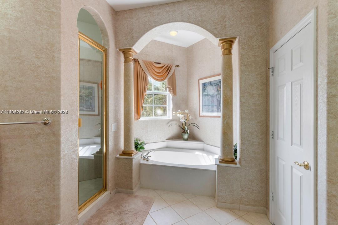 Недавно продано: $1,498,000 (5 спален, 4 ванн, 3675 Квадратных фут)