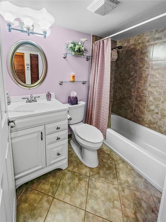 最近售出: $214,900 (2 贝兹, 2 浴室, 850 平方英尺)