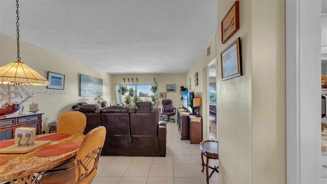 Vendido Recientemente: $272,000 (1 camas, 1 baños, 705 Pies cuadrados)