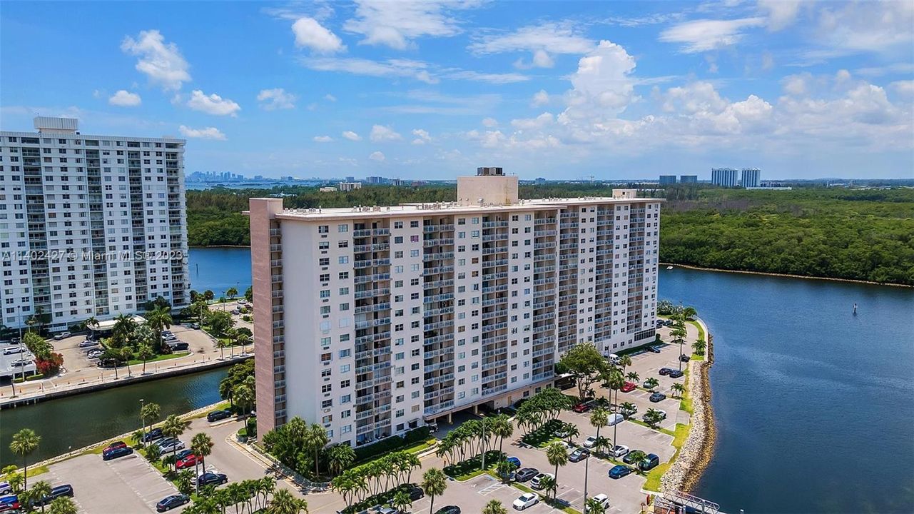 Vendido Recientemente: $272,000 (1 camas, 1 baños, 705 Pies cuadrados)