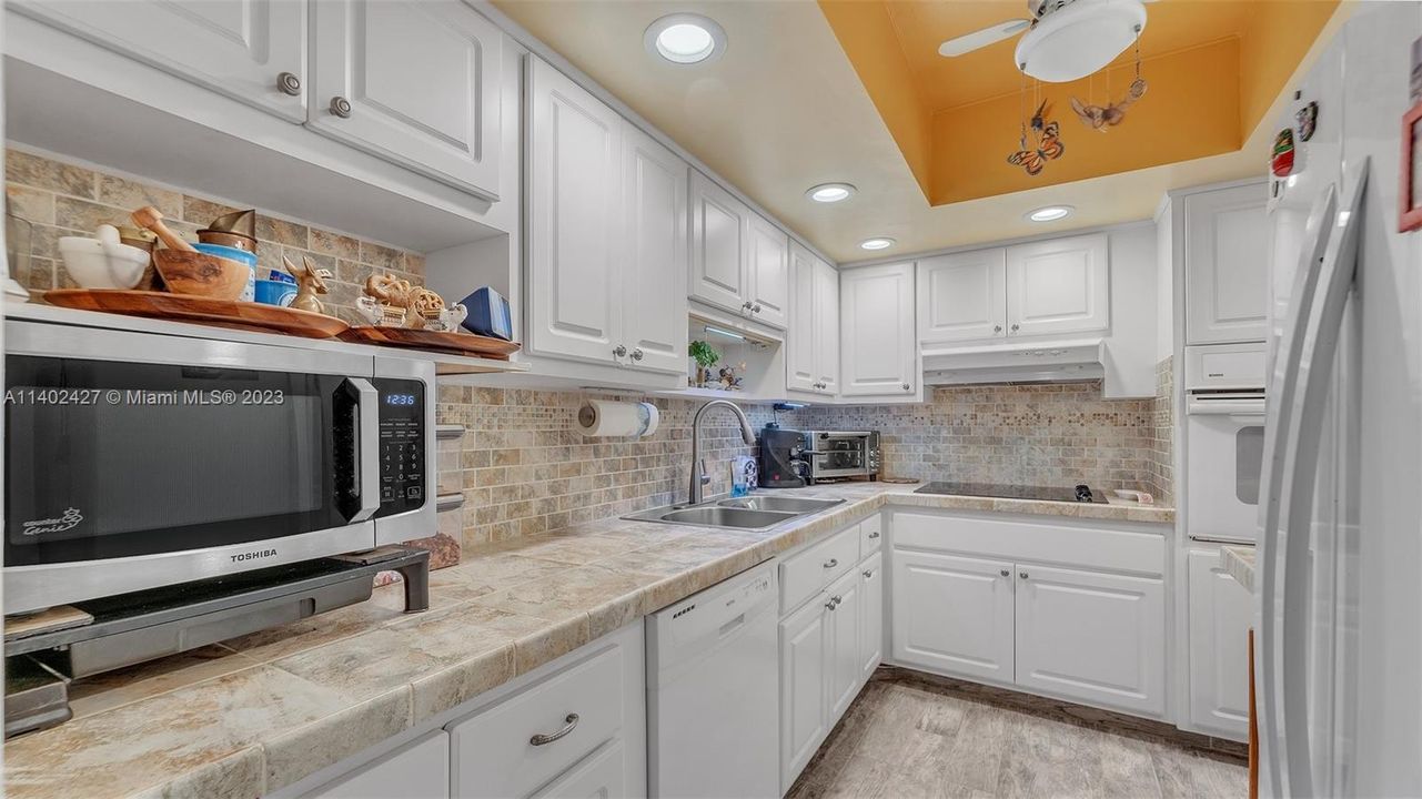 Vendido Recientemente: $272,000 (1 camas, 1 baños, 705 Pies cuadrados)