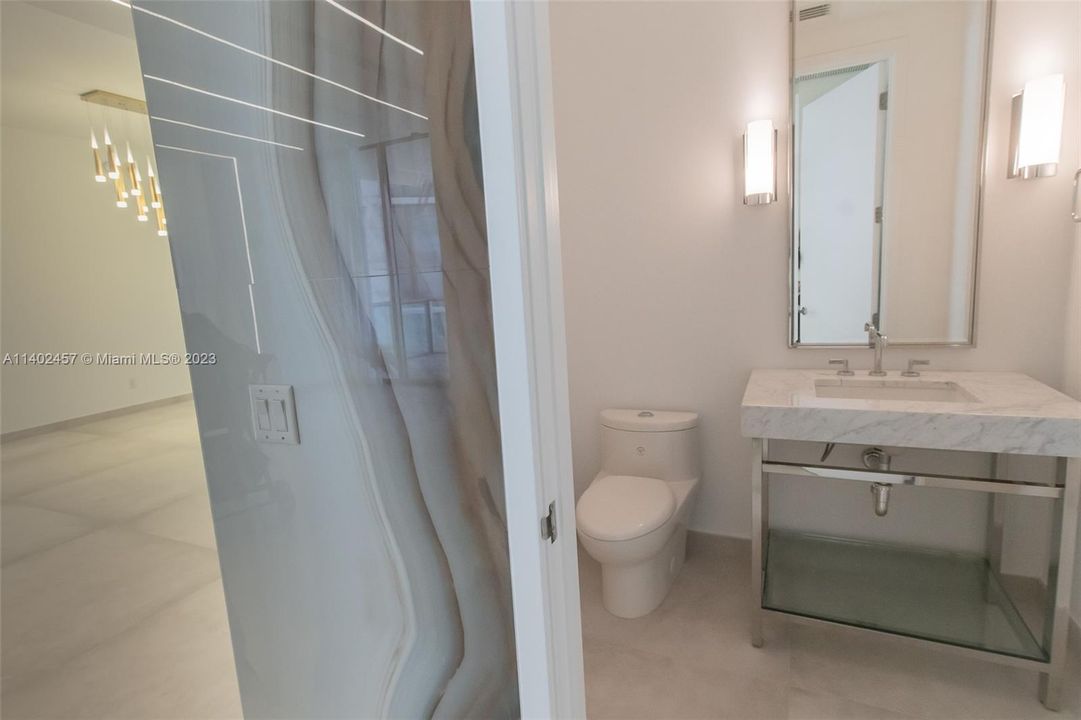 Recently Sold: $4,400,000 (2 beds, 2 baths, 1685 Square Feet)