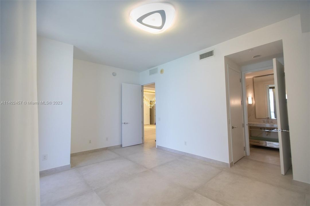 Recently Sold: $4,400,000 (2 beds, 2 baths, 1685 Square Feet)