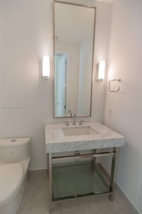 Recently Sold: $4,400,000 (2 beds, 2 baths, 1685 Square Feet)