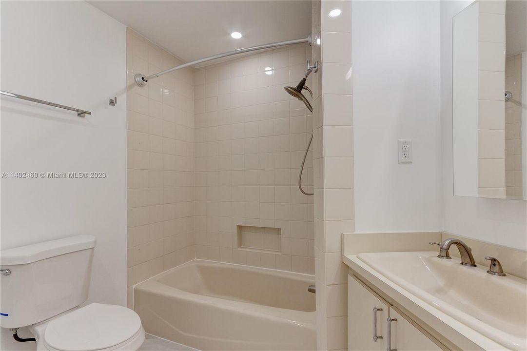 最近租的: $3,400 (0 贝兹, 1 浴室, 694 平方英尺)
