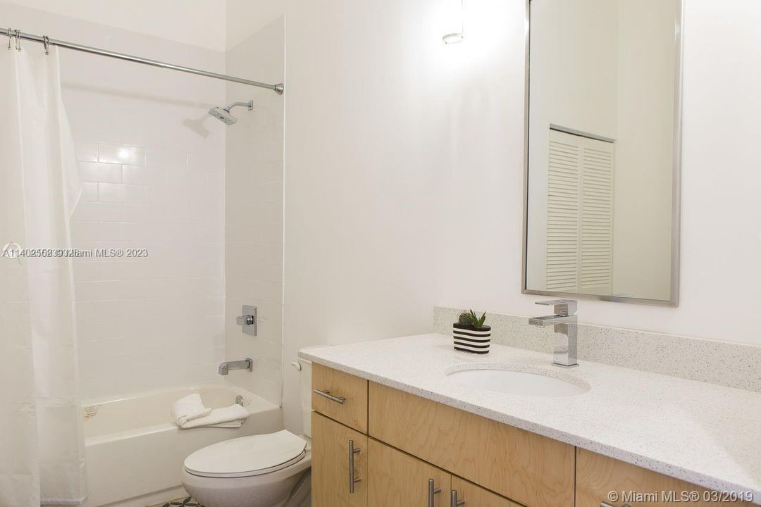 Recently Rented: $2,700 (2 beds, 2 baths, 1130 Square Feet)