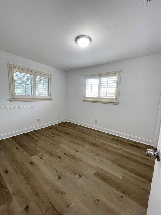 Recently Rented: $4,500 (3 beds, 2 baths, 1453 Square Feet)