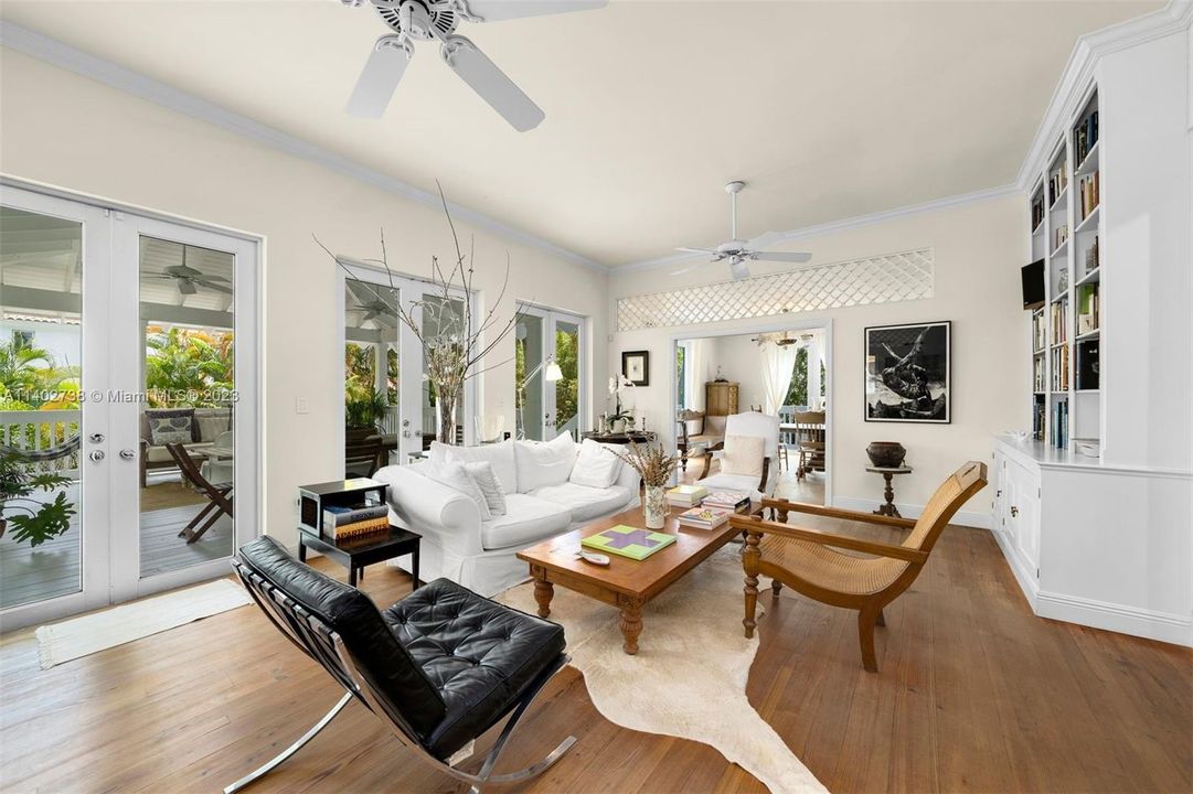 Active With Contract: $4,090,000 (4 beds, 4 baths, 3366 Square Feet)