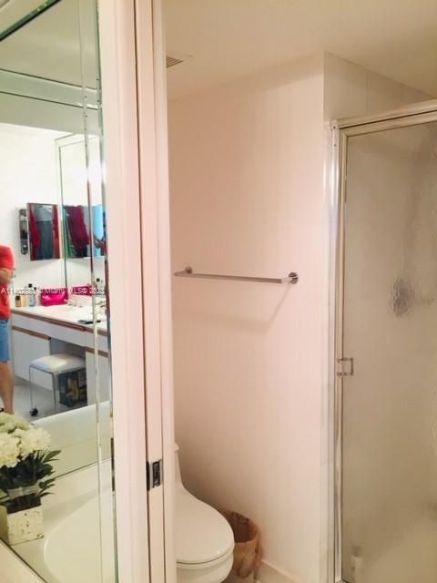 Recently Rented: $3,400 (2 beds, 2 baths, 1365 Square Feet)