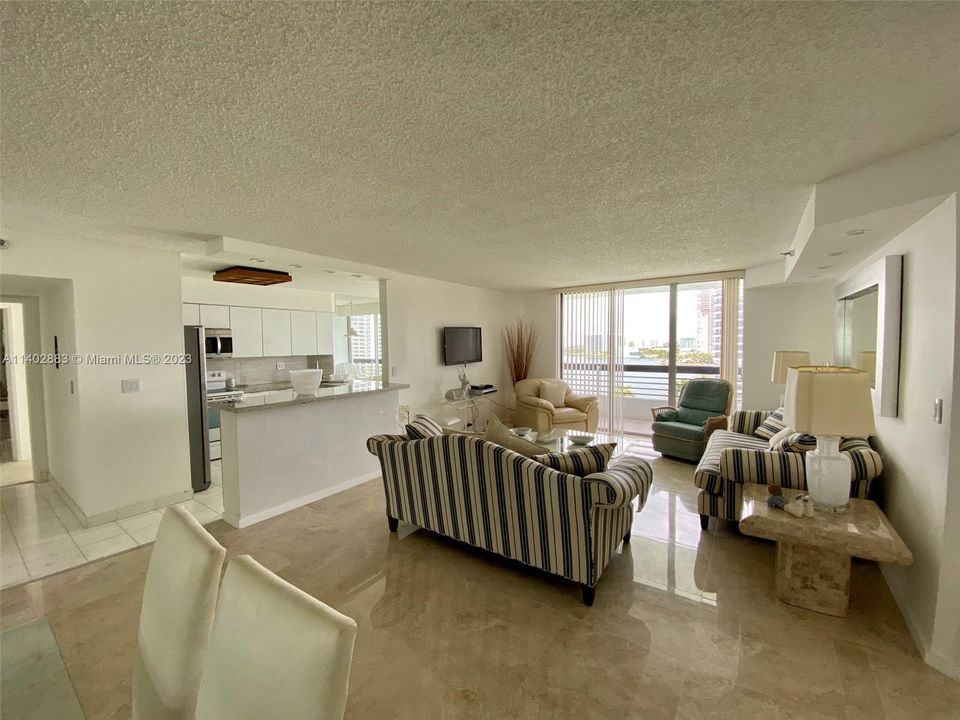 Recently Rented: $3,400 (2 beds, 2 baths, 1365 Square Feet)