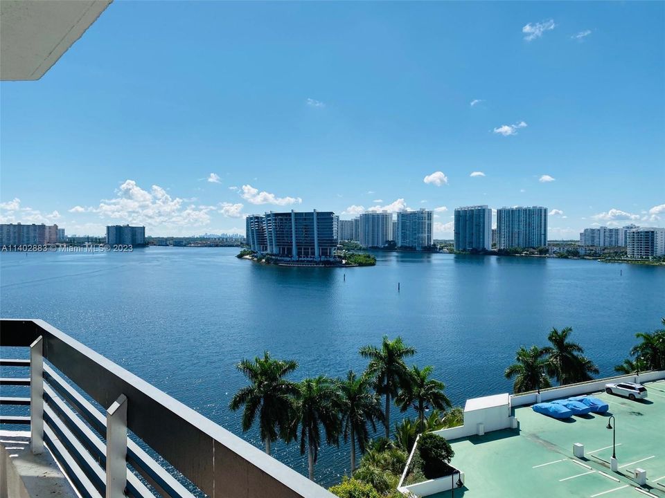 Recently Rented: $3,400 (2 beds, 2 baths, 1365 Square Feet)