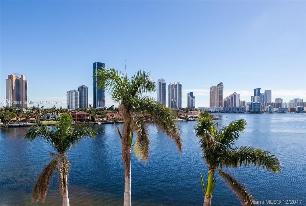 Recently Rented: $3,400 (2 beds, 2 baths, 1365 Square Feet)