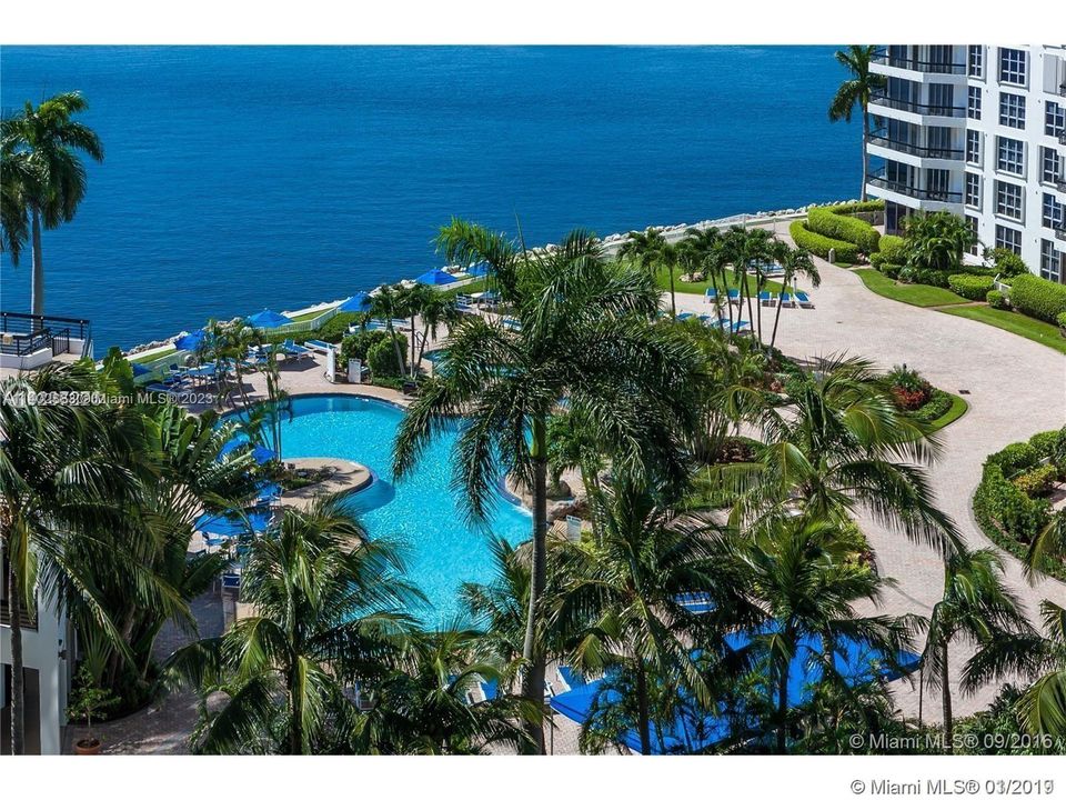 Recently Rented: $3,400 (2 beds, 2 baths, 1365 Square Feet)