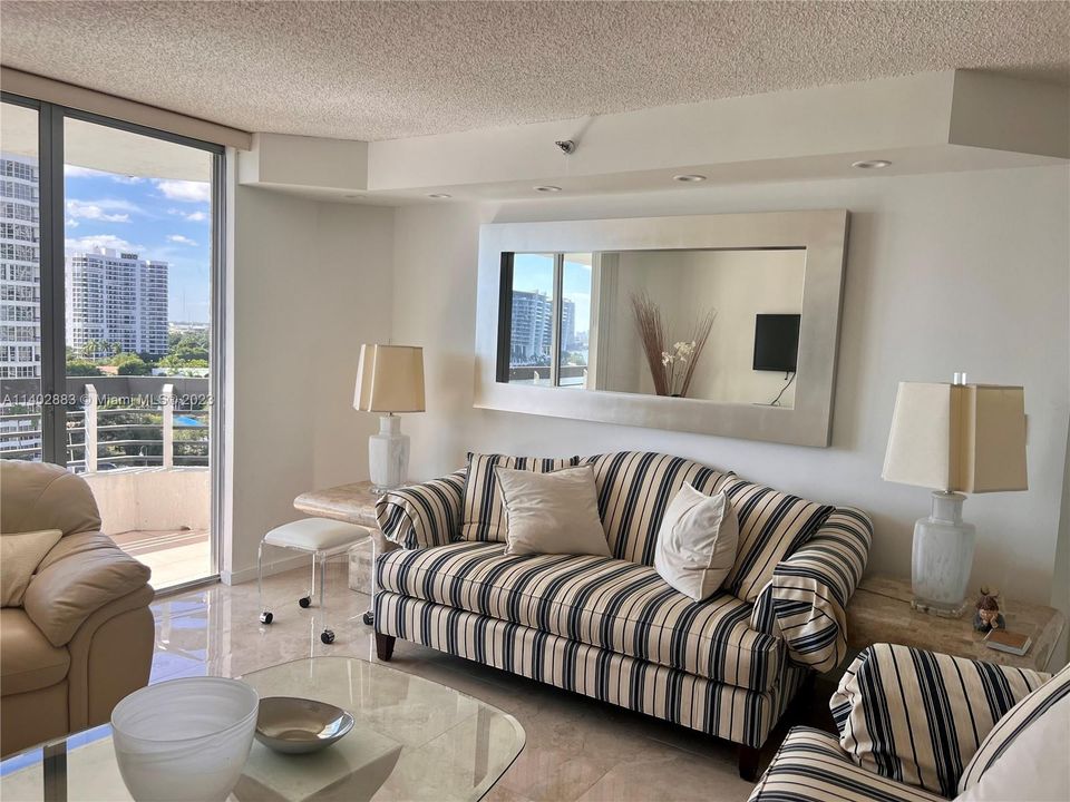 Recently Rented: $3,400 (2 beds, 2 baths, 1365 Square Feet)