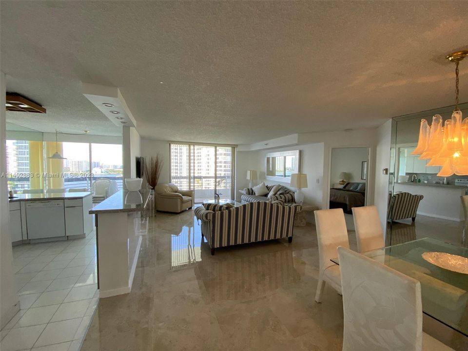 Recently Rented: $3,400 (2 beds, 2 baths, 1365 Square Feet)