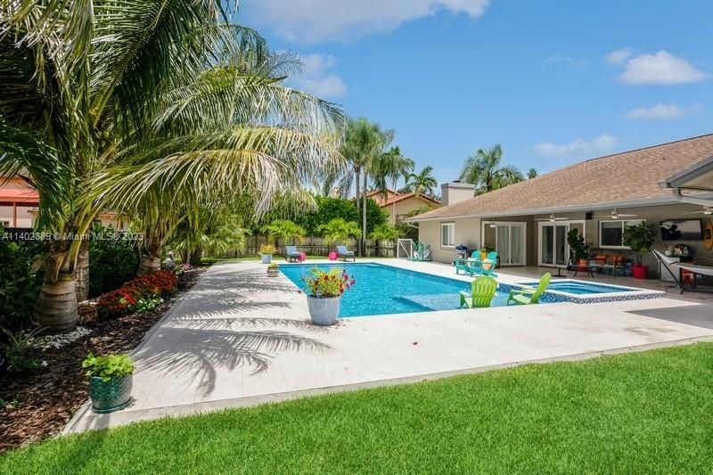 Recently Sold: $1,200,000 (4 beds, 2 baths, 2563 Square Feet)