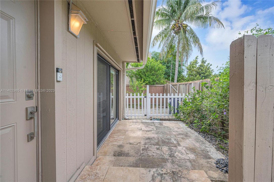 Vendido Recientemente: $550,000 (2 camas, 2 baños, 1578 Pies cuadrados)