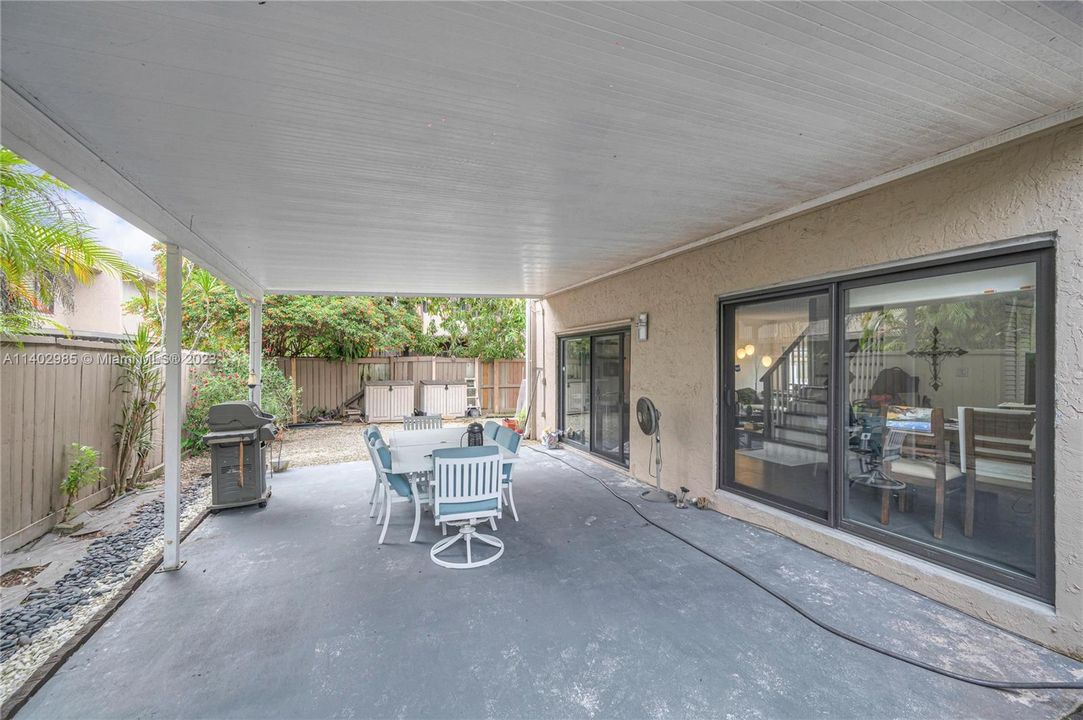 Vendido Recientemente: $550,000 (2 camas, 2 baños, 1578 Pies cuadrados)