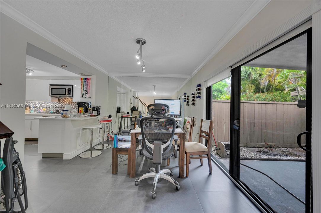 Vendido Recientemente: $550,000 (2 camas, 2 baños, 1578 Pies cuadrados)