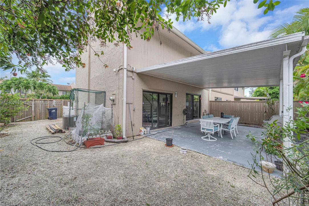 Vendido Recientemente: $550,000 (2 camas, 2 baños, 1578 Pies cuadrados)