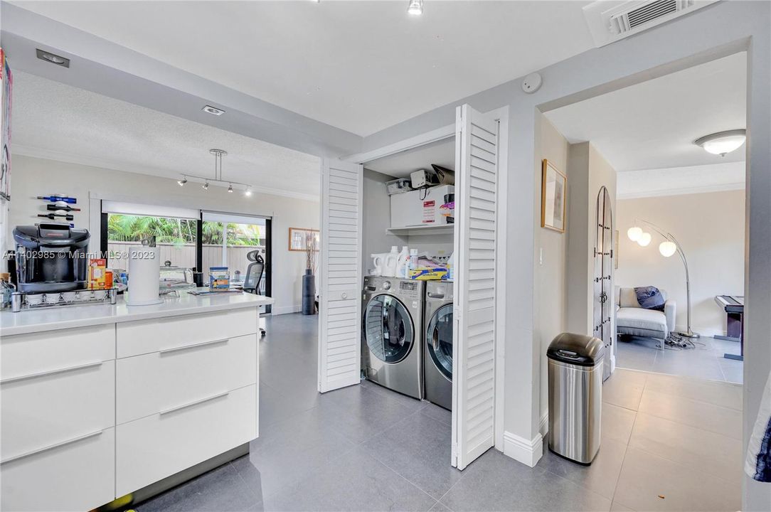 Vendido Recientemente: $550,000 (2 camas, 2 baños, 1578 Pies cuadrados)