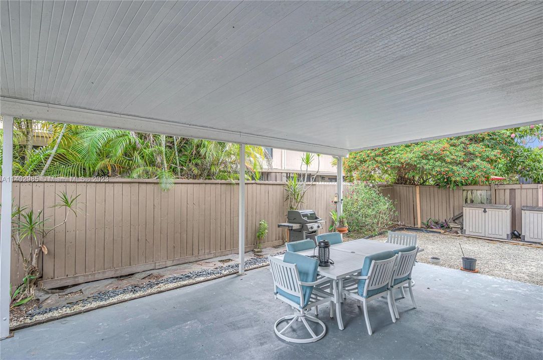 Vendido Recientemente: $550,000 (2 camas, 2 baños, 1578 Pies cuadrados)