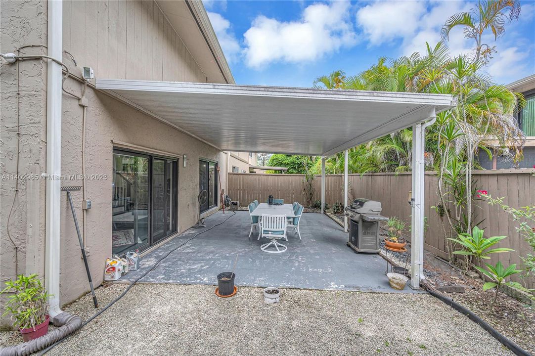 Vendido Recientemente: $550,000 (2 camas, 2 baños, 1578 Pies cuadrados)