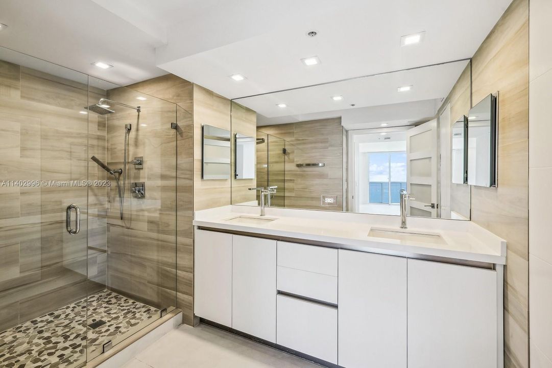 Vendido Recientemente: $1,499,000 (2 camas, 2 baños, 1400 Pies cuadrados)