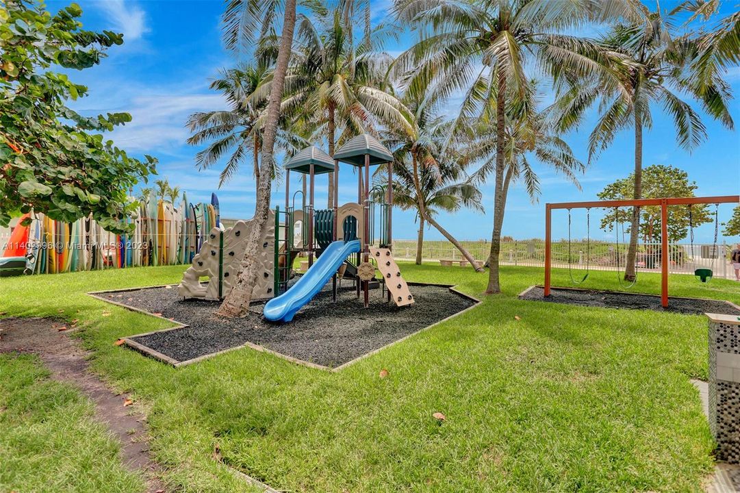 Vendido Recientemente: $1,499,000 (2 camas, 2 baños, 1400 Pies cuadrados)