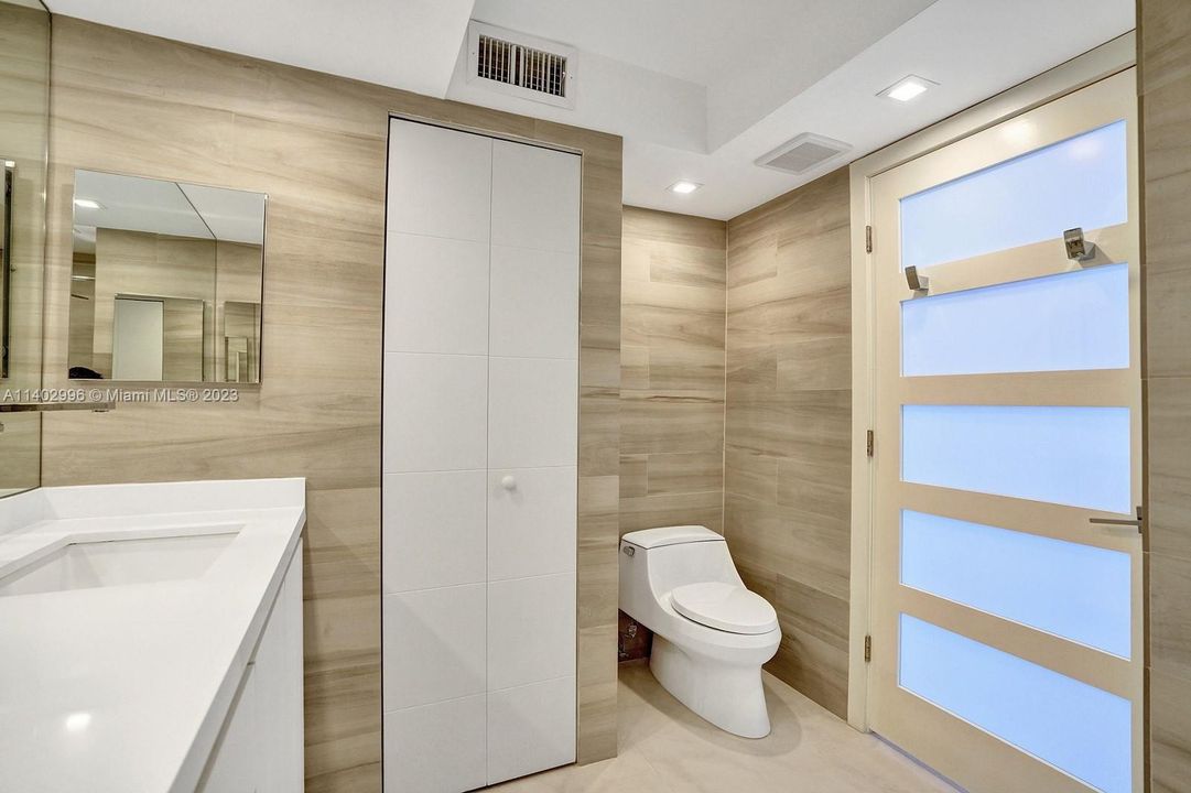 Vendido Recientemente: $1,499,000 (2 camas, 2 baños, 1400 Pies cuadrados)