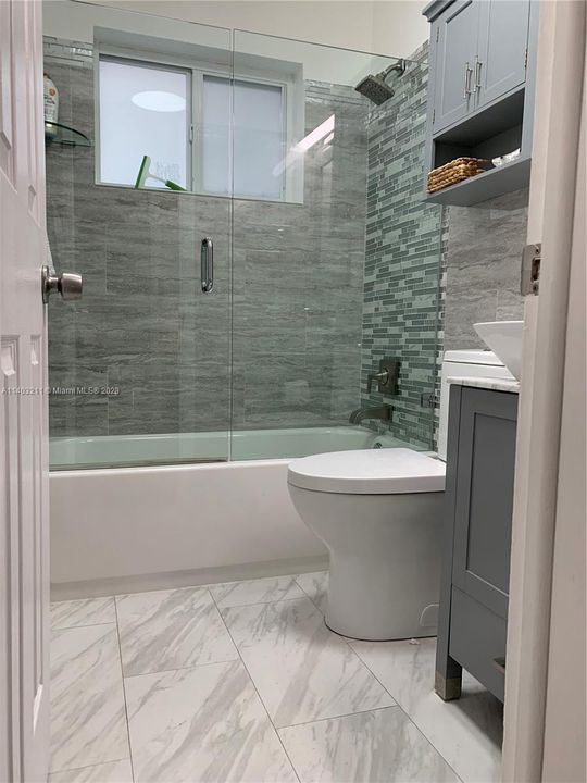 Recently Rented: $3,350 (3 beds, 2 baths, 1378 Square Feet)