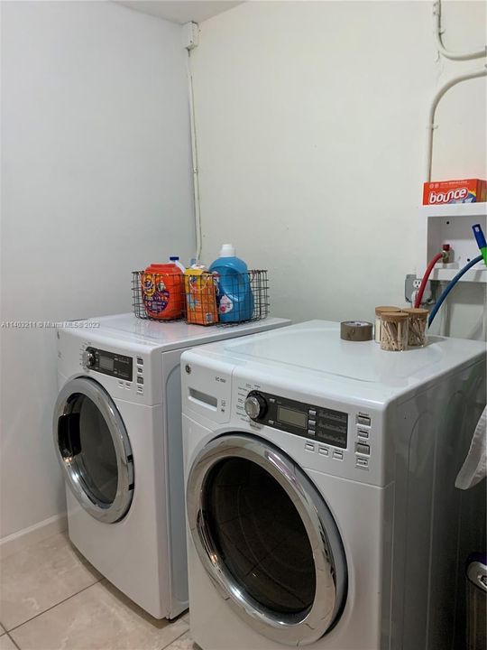 Recently Rented: $3,350 (3 beds, 2 baths, 1378 Square Feet)