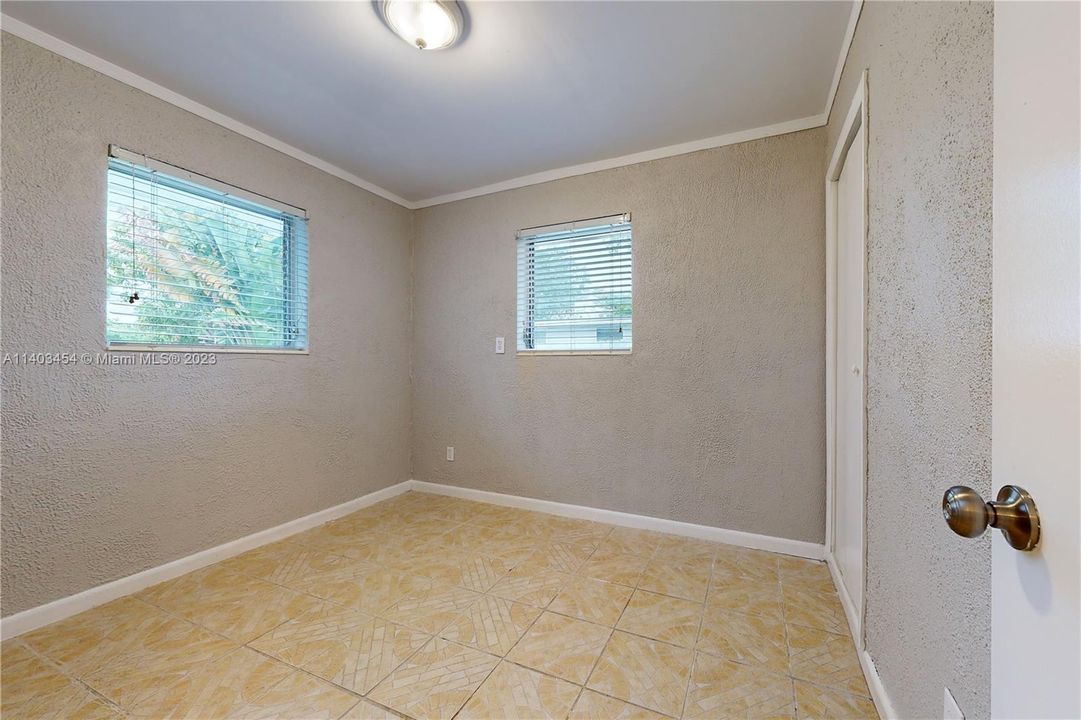 Recently Sold: $409,900 (3 beds, 1 baths, 1133 Square Feet)