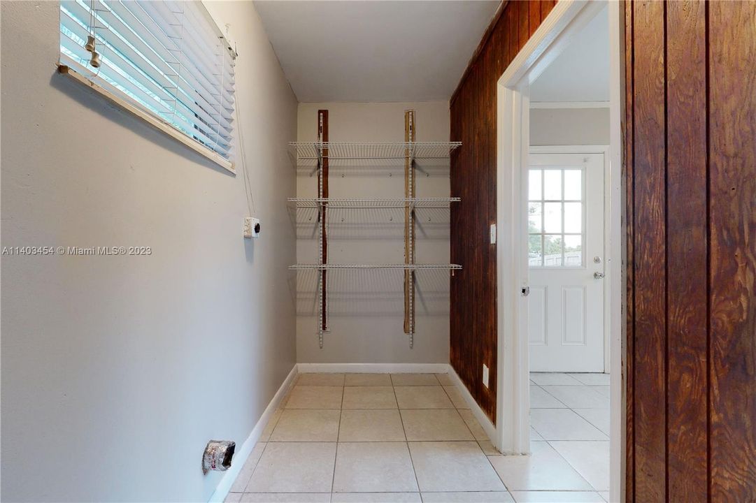 Recently Sold: $409,900 (3 beds, 1 baths, 1133 Square Feet)