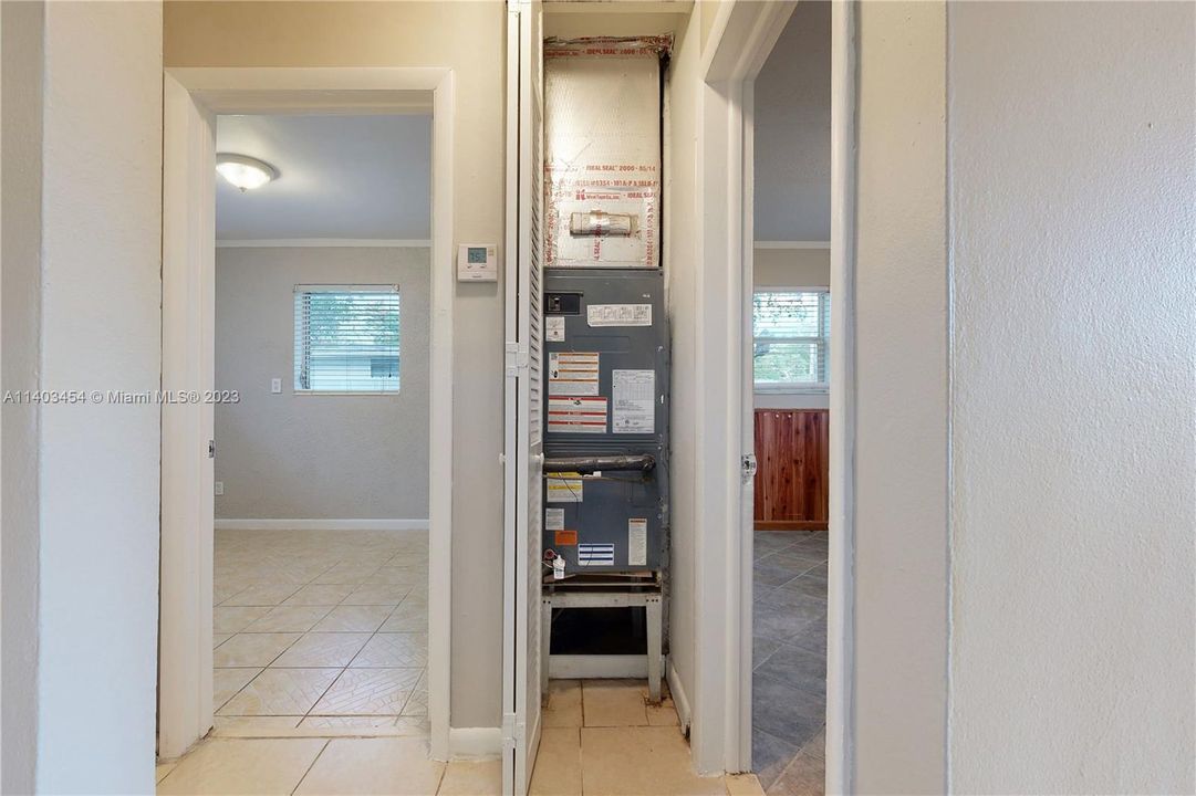 Recently Sold: $409,900 (3 beds, 1 baths, 1133 Square Feet)
