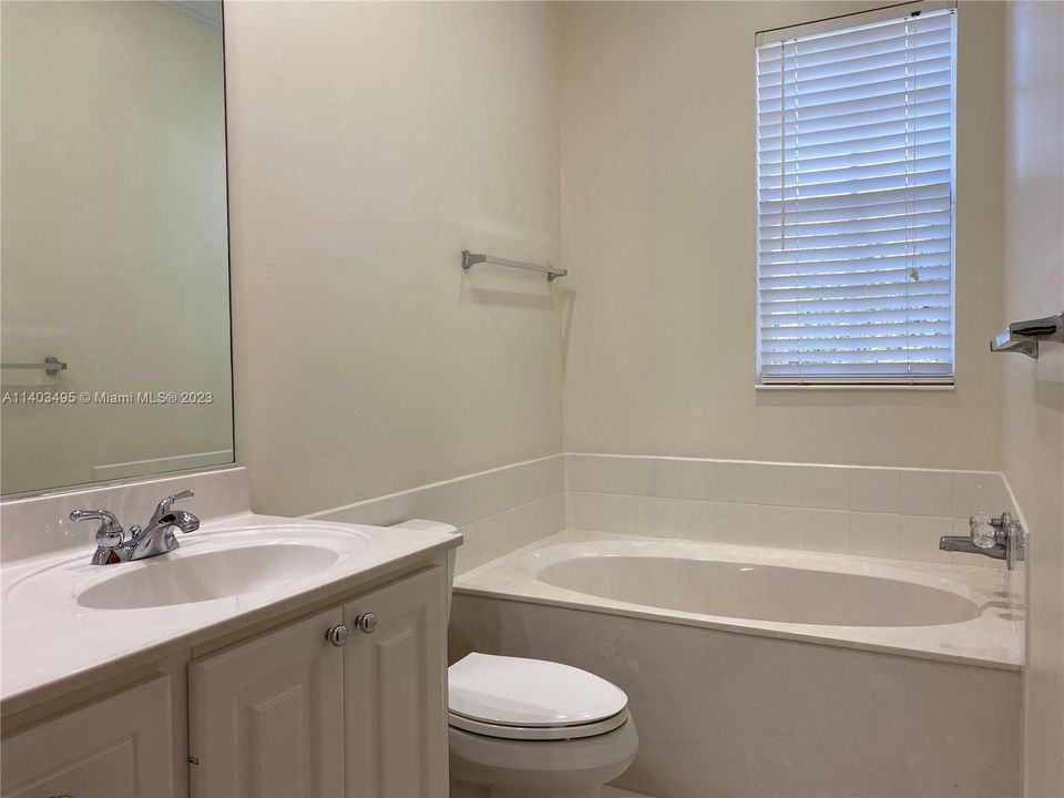 Recently Sold: $679,900 (3 beds, 3 baths, 1830 Square Feet)