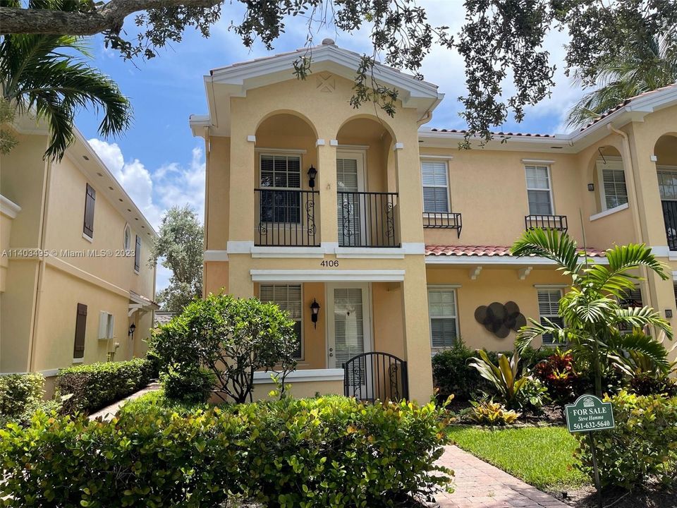 Recently Sold: $679,900 (3 beds, 3 baths, 1830 Square Feet)