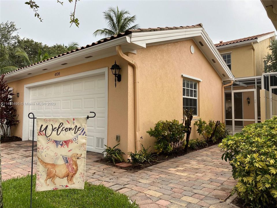 Recently Sold: $679,900 (3 beds, 3 baths, 1830 Square Feet)