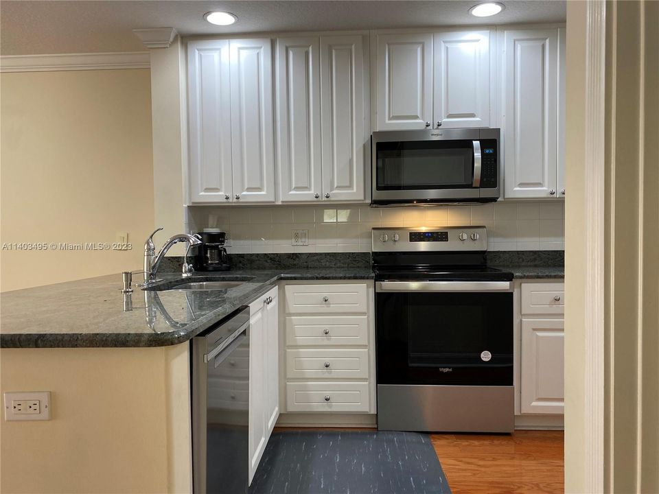 Recently Sold: $679,900 (3 beds, 3 baths, 1830 Square Feet)