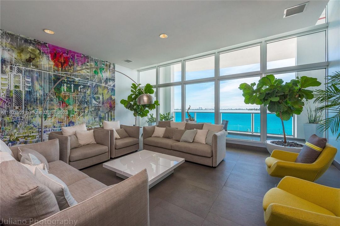 Recently Sold: $579,000 (1 beds, 2 baths, 950 Square Feet)