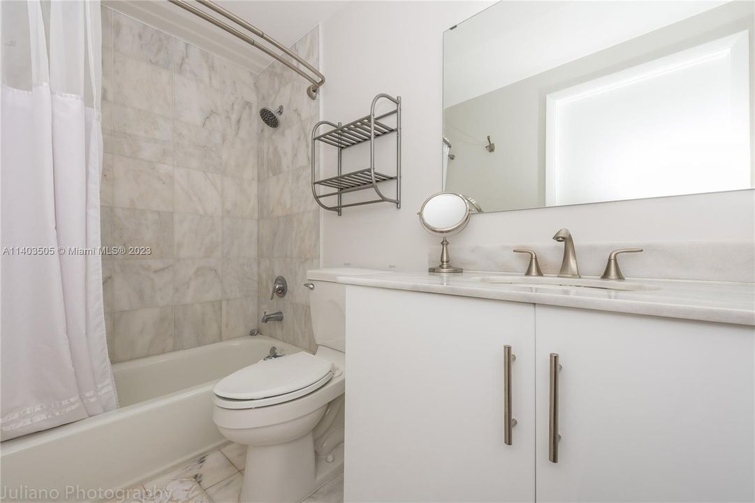 Recently Sold: $579,000 (1 beds, 2 baths, 950 Square Feet)