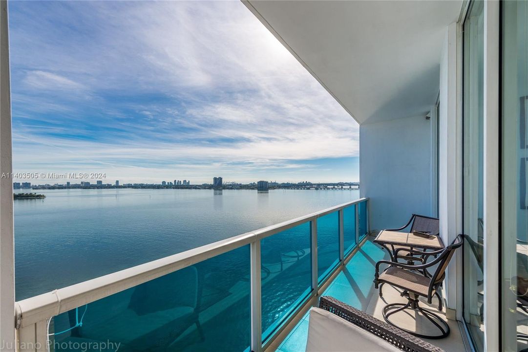 Recently Sold: $579,000 (1 beds, 2 baths, 950 Square Feet)