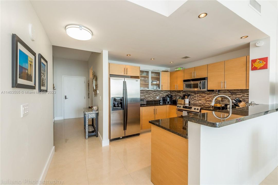 Recently Sold: $579,000 (1 beds, 2 baths, 950 Square Feet)