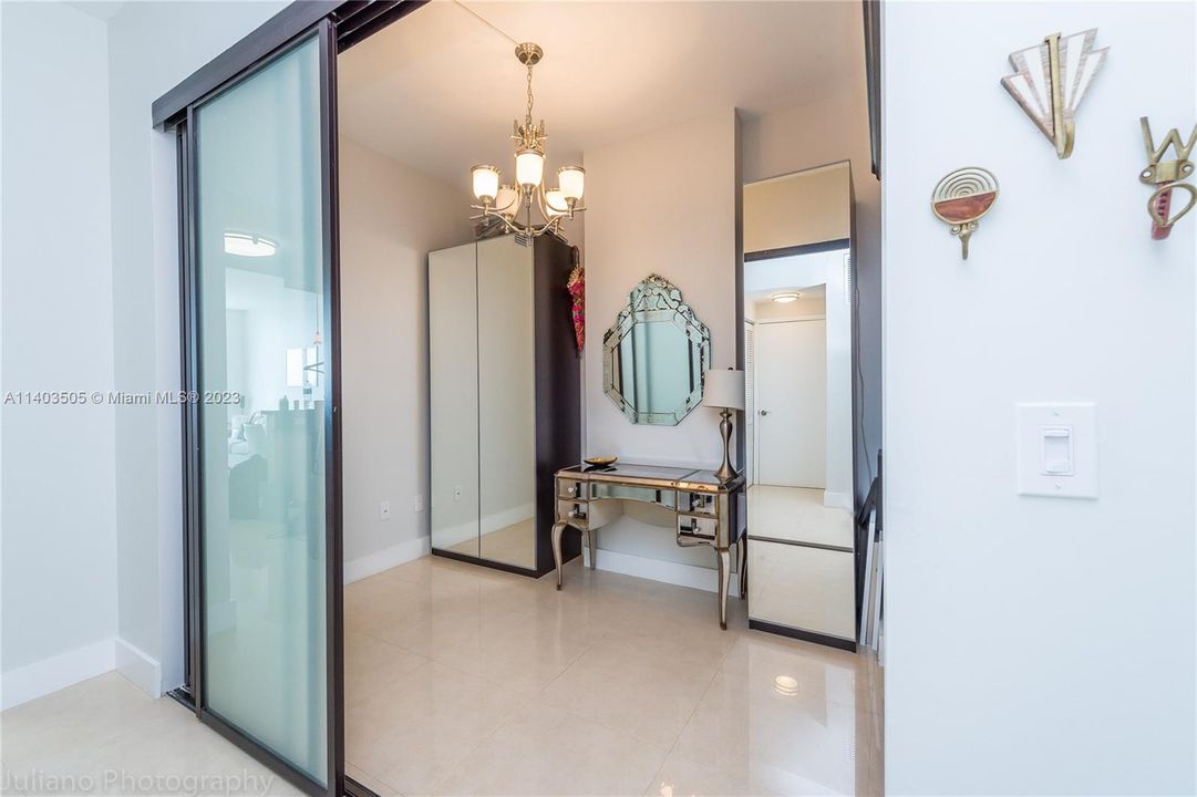 Recently Sold: $579,000 (1 beds, 2 baths, 950 Square Feet)