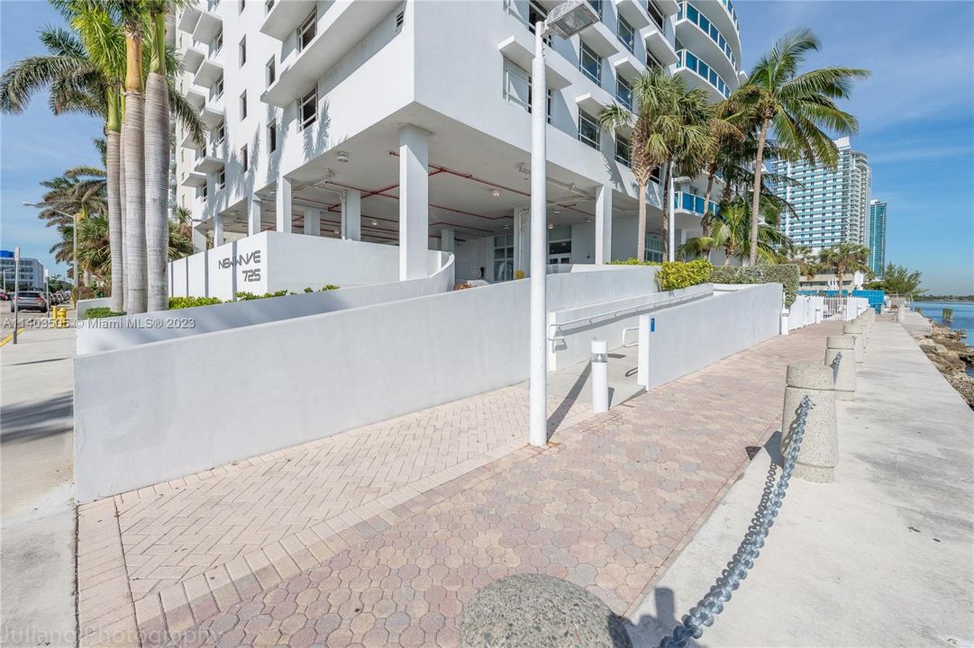 Recently Sold: $579,000 (1 beds, 2 baths, 950 Square Feet)