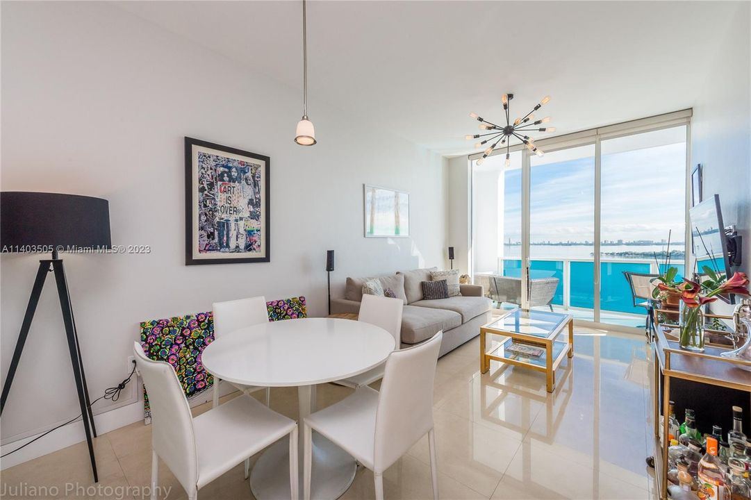 Recently Sold: $579,000 (1 beds, 2 baths, 950 Square Feet)