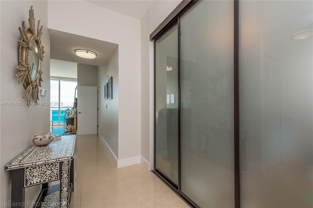 Recently Sold: $579,000 (1 beds, 2 baths, 950 Square Feet)