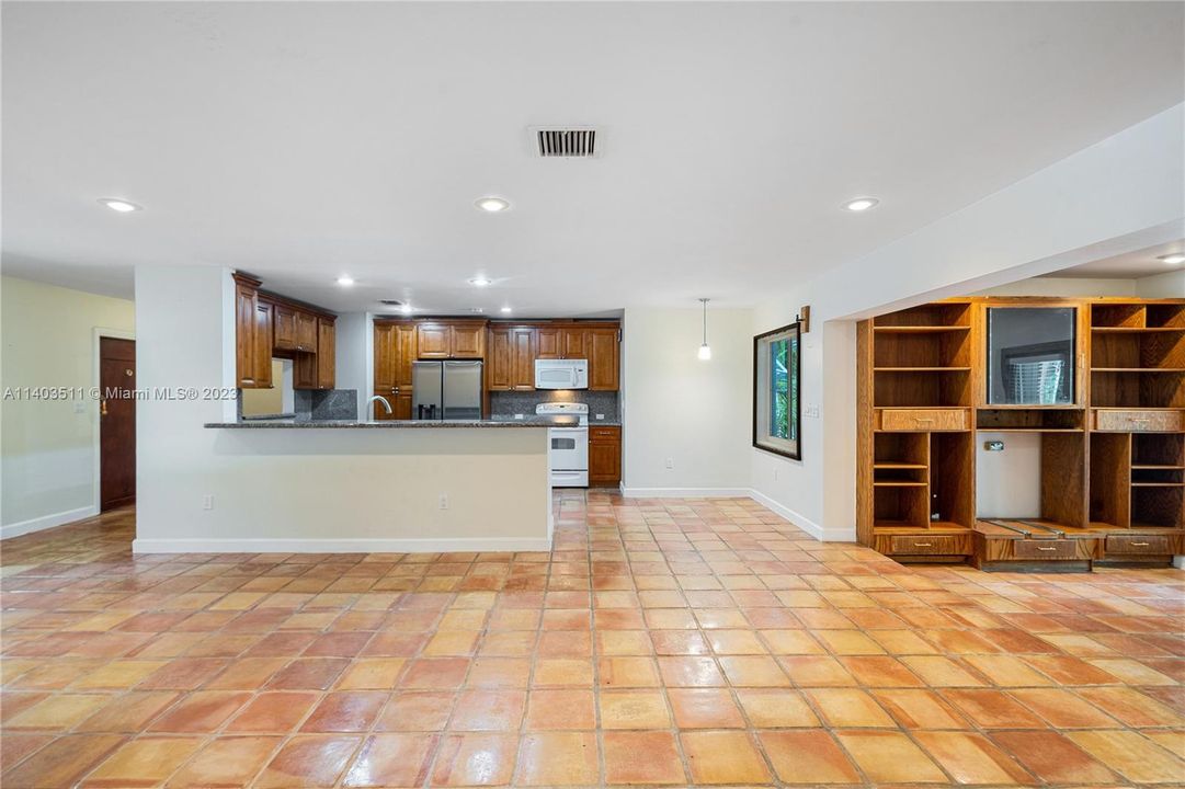 Vendido Recientemente: $969,000 (3 camas, 2 baños, 1760 Pies cuadrados)