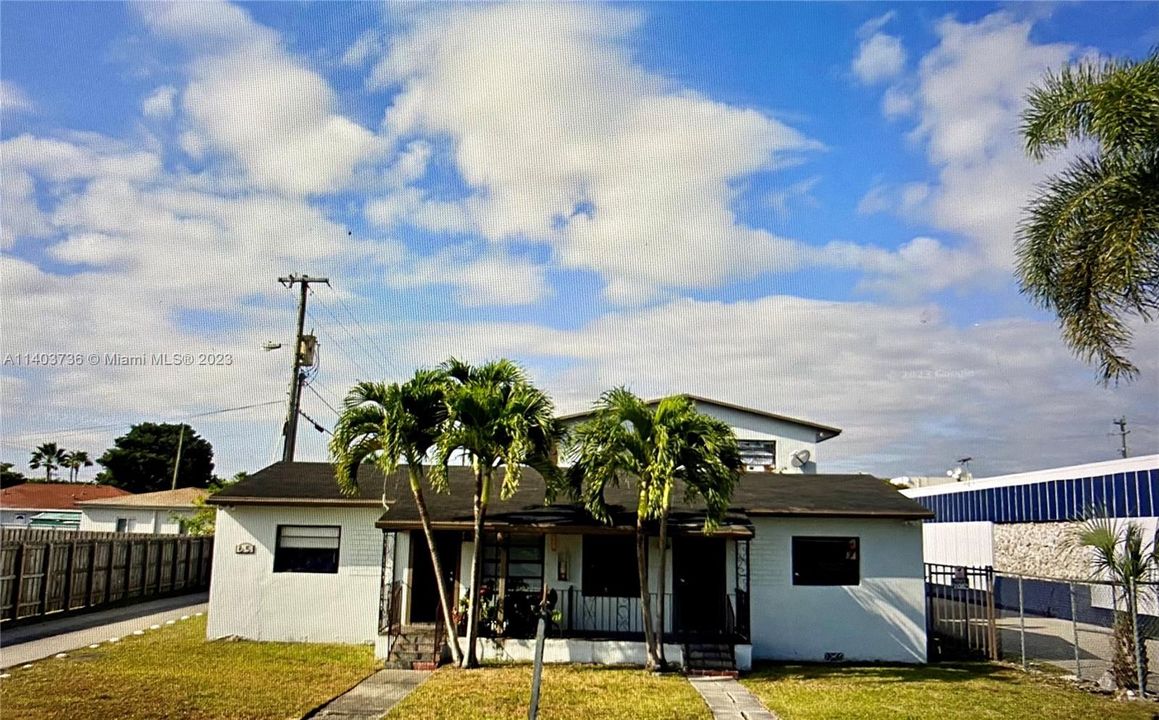 FRONT OF DUPLES UNIT - 2 UNITS - OF - 2 BEDROOMS & 1 BATH EACH SIDE